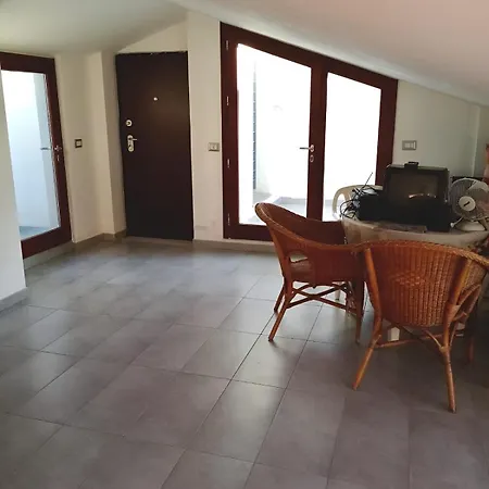 Casa Gabma Mansarda Con Terrazza Vista Mare Vicino דירה
